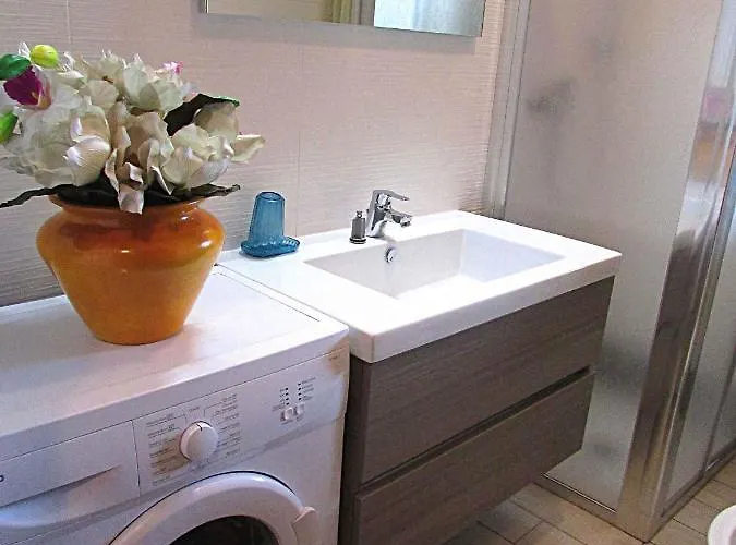 Apartment In 24436 *